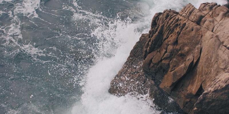 农业科技新突破：多传感器融合如何赋能设施农业机器人实现柔性精准采摘